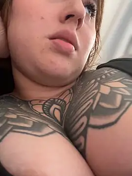 ValerieHilton online show from 09-29-25, 10:03