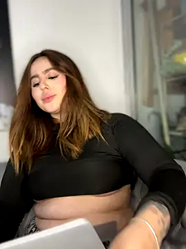 ValerieHilton online show from 10-19-25, 12:44