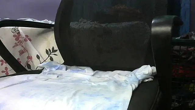 Snapshot of nine9inchdonn chatting on 02-04-25, 04:48 nine9inchdonn online show from 02-04-25, 04:48