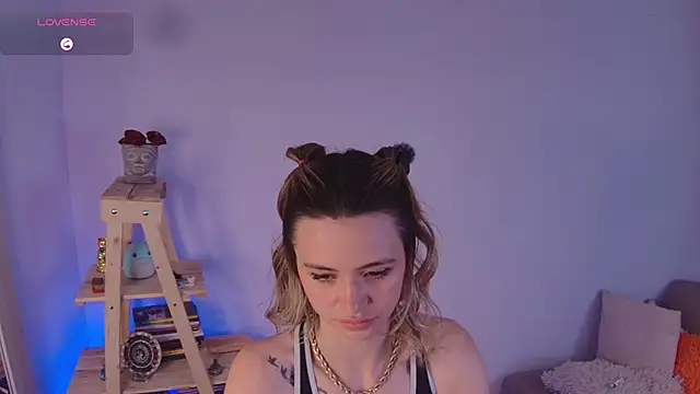 Snapshot of Lucy_Princes chatting on 02-13-25, 01:08 Lucy Princes online show from 02-13-25, 01:08