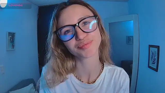 Snapshot of Lucy_Princes chatting on 03-19-25, 10:20 Lucy Princes online show from 03-19-25, 10:20