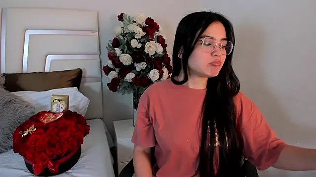 Snapshot of CamilaSofiia chatting on 02-18-25, 07:41 CamilaSofiia online show from 02-18-25, 07:41
