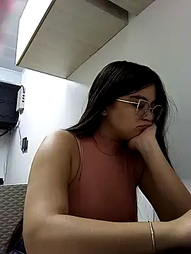 Snapshot of CamilaSofiia chatting on 10-12-25, 04:39 CamilaSofiia online show from 10-12-25, 04:39