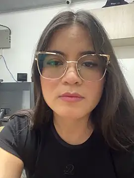 Snapshot of CamilaSofiia chatting on 10-16-25, 08:32 CamilaSofiia online show from 10-16-25, 08:32