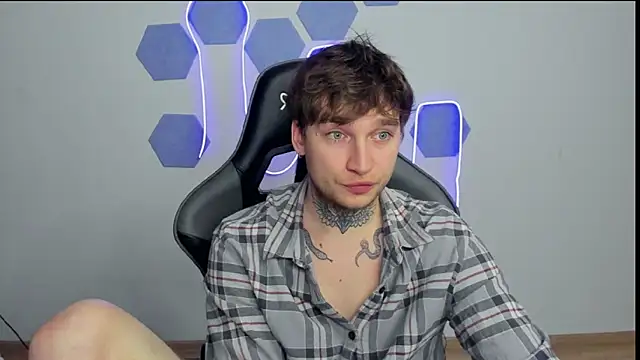 Snapshot of Chris_Tyson chatting on 12-18-24, 03:47 Chris Tyson online show from 12-18-24, 03:47