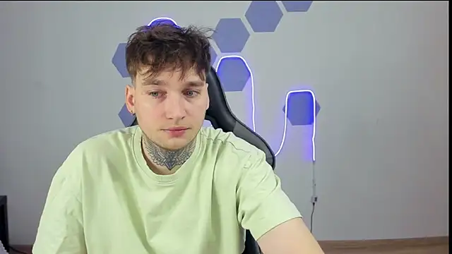 Snapshot of Chris_Tyson chatting on 12-21-24, 08:10 Chris Tyson online show from 12-21-24, 08:10