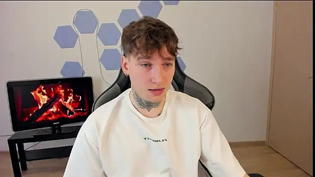 Snapshot of Chris_Tyson chatting on 01-04-25, 10:16 Chris Tyson online show from 01-04-25, 10:16