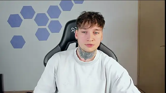 Snapshot of Chris_Tyson chatting on 01-08-25, 06:20 Chris Tyson online show from 01-08-25, 06:20