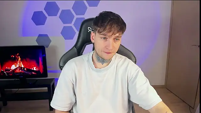 Snapshot of Chris_Tyson chatting on 01-11-25, 08:21 Chris Tyson online show from 01-11-25, 08:21