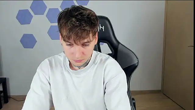 Snapshot of Chris_Tyson chatting on 01-16-25, 02:19 Chris Tyson online show from 01-16-25, 02:19