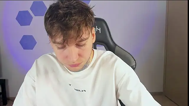 Snapshot of Chris_Tyson chatting on 01-19-25, 04:22 Chris Tyson online show from 01-19-25, 04:22