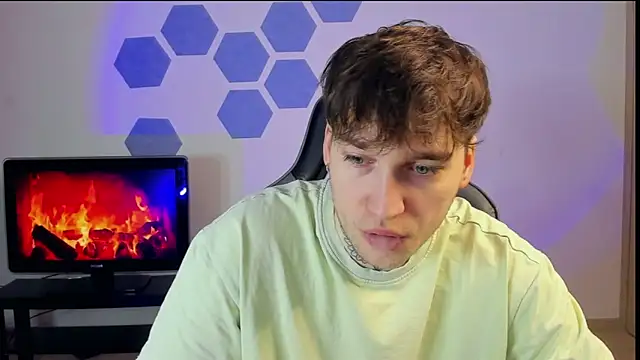 Snapshot of Chris_Tyson chatting on 02-01-25, 08:58 Chris Tyson online show from 02-01-25, 08:58