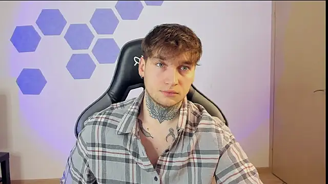 Snapshot of Chris_Tyson chatting on 02-03-25, 12:47 Chris Tyson online show from 02-03-25, 12:47