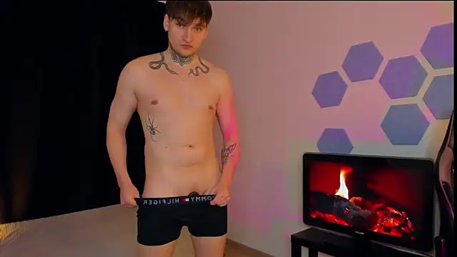 Snapshot of Chris_Tyson chatting on 02-05-25, 11:50 Chris Tyson online show from 02-05-25, 11:50