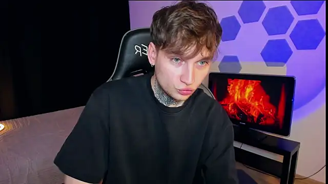 Snapshot of Chris_Tyson chatting on 02-07-25, 12:42 Chris Tyson online show from 02-07-25, 12:42