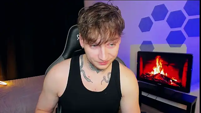 Snapshot of Chris_Tyson chatting on 02-08-25, 09:15 Chris Tyson online show from 02-08-25, 09:15