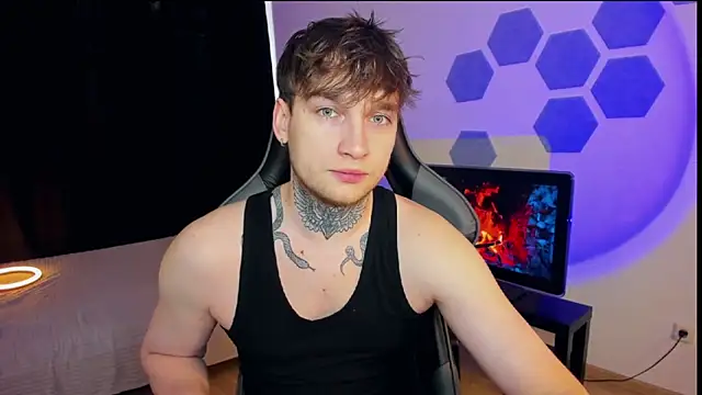 Snapshot of Chris_Tyson chatting on 02-13-25, 07:56 Chris Tyson online show from 02-13-25, 07:56