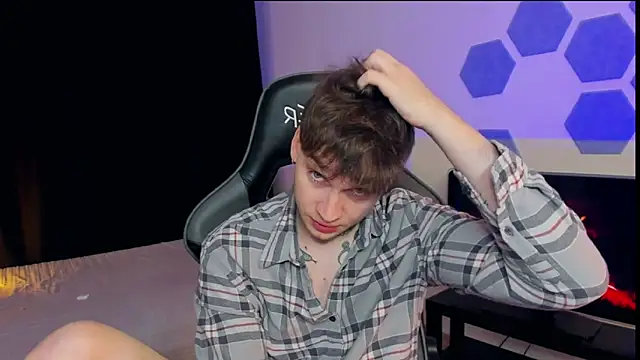 Snapshot of Chris_Tyson chatting on 02-14-25, 09:53 Chris Tyson online show from 02-14-25, 09:53