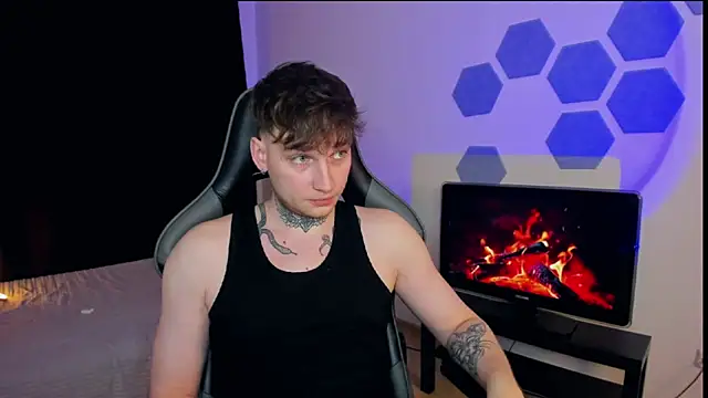 Snapshot of Chris_Tyson chatting on 02-15-25, 02:15 Chris Tyson online show from 02-15-25, 02:15