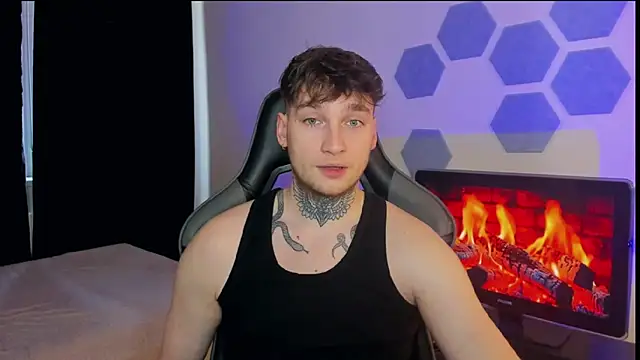 Snapshot of Chris_Tyson chatting on 02-19-25, 10:23 Chris Tyson online show from 02-19-25, 10:23