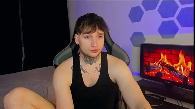 Snapshot of Chris_Tyson chatting on 02-19-25, 01:28 Chris Tyson online show from 02-19-25, 01:28