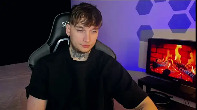 Snapshot of Chris_Tyson chatting on 02-19-25, 07:59 Chris Tyson online show from 02-19-25, 07:59