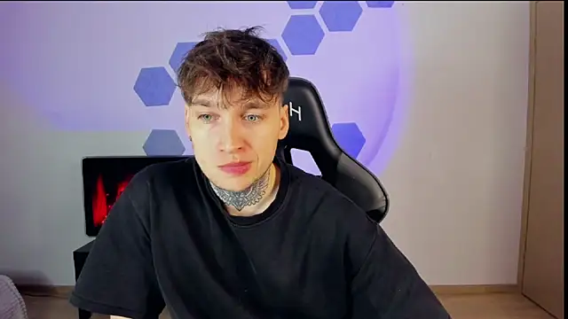 Snapshot of Chris_Tyson chatting on 02-25-25, 10:18 Chris Tyson online show from 02-25-25, 10:18