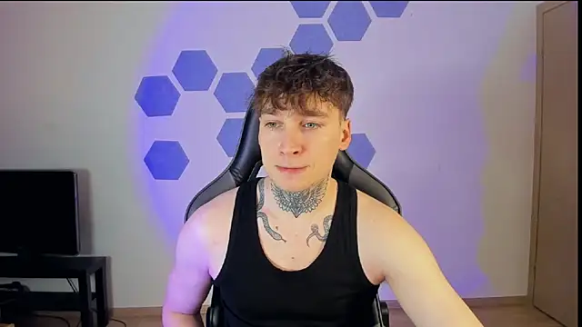 Snapshot of Chris_Tyson chatting on 03-04-25, 04:27 Chris Tyson online show from 03-04-25, 04:27