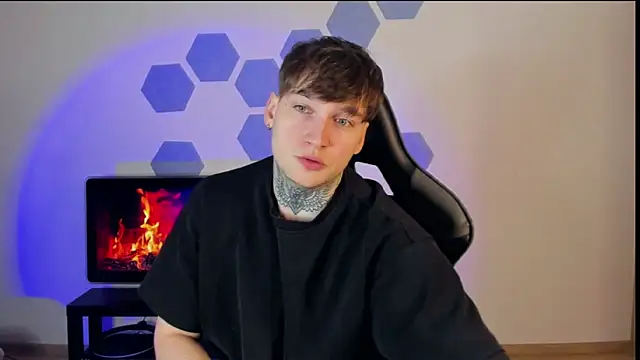 Snapshot of Chris_Tyson chatting on 03-05-25, 09:26 Chris Tyson online show from 03-05-25, 09:26