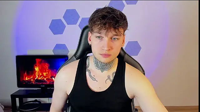 Snapshot of Chris_Tyson chatting on 03-08-25, 02:34 Chris Tyson online show from 03-08-25, 02:34