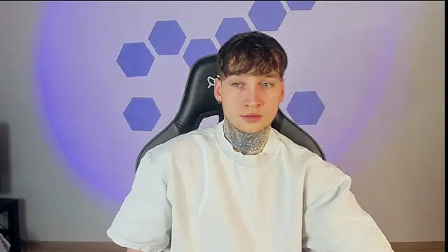 Snapshot of Chris_Tyson chatting on 03-10-25, 01:34 Chris Tyson online show from 03-10-25, 01:34