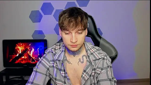 Snapshot of Chris_Tyson chatting on 03-13-25, 01:21 Chris Tyson online show from 03-13-25, 01:21