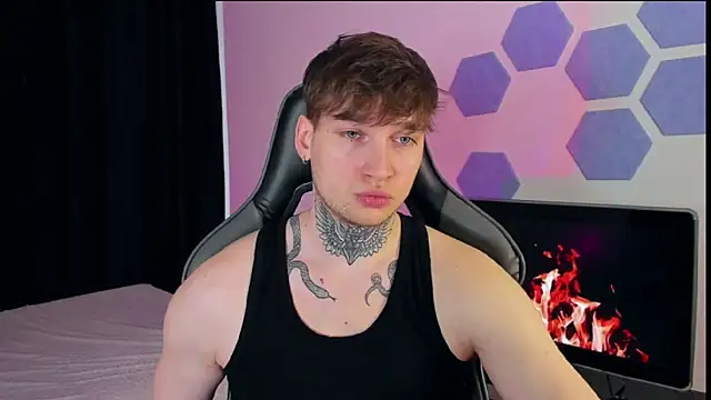 Snapshot of Chris_Tyson chatting on 03-18-25, 04:26 Chris Tyson online show from 03-18-25, 04:26