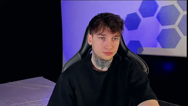 Snapshot of Chris_Tyson chatting on 03-19-25, 01:21 Chris Tyson online show from 03-19-25, 01:21