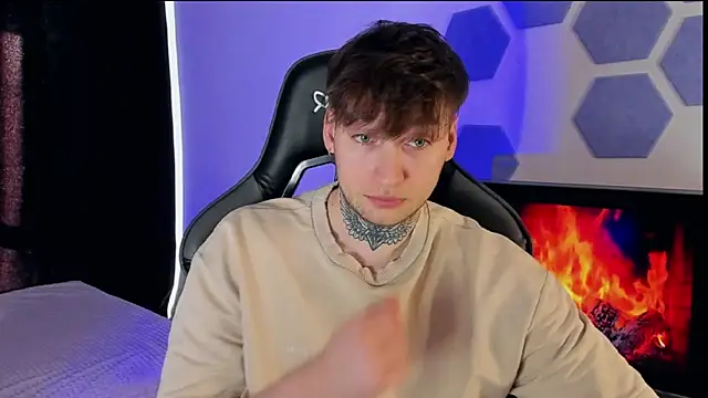 Snapshot of Chris_Tyson chatting on 03-20-25, 05:46 Chris Tyson online show from 03-20-25, 05:46