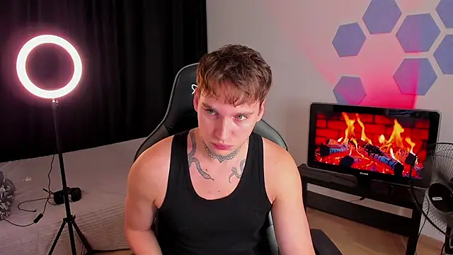 Snapshot of Chris_Tyson chatting on 09-11-25, 11:05 Chris Tyson online show from 09-11-25, 11:05