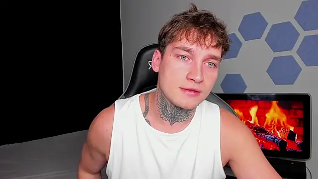 Snapshot of Chris_Tyson chatting on 09-18-25, 01:51 Chris Tyson online show from 09-18-25, 01:51