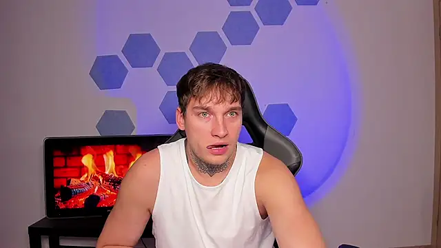 Snapshot of Chris_Tyson chatting on 10-03-25, 12:46 Chris Tyson online show from 10-03-25, 12:46