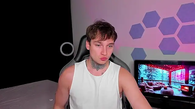 Snapshot of Chris_Tyson chatting on 10-05-25, 09:45 Chris Tyson online show from 10-05-25, 09:45