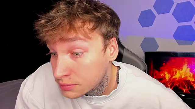 Snapshot of Chris_Tyson chatting on 10-06-25, 10:12 Chris Tyson online show from 10-06-25, 10:12