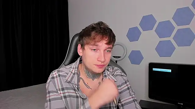 Snapshot of Chris_Tyson chatting on 10-18-25, 12:35 Chris Tyson online show from 10-18-25, 12:35