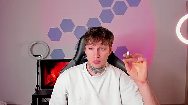 Snapshot of Chris_Tyson chatting on 10-18-25, 10:32 Chris Tyson online show from 10-18-25, 10:32