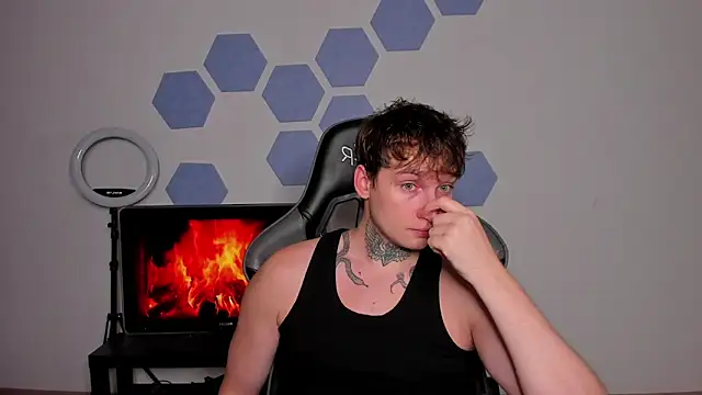 Snapshot of Chris_Tyson chatting on 10-22-25, 09:25 Chris Tyson online show from 10-22-25, 09:25