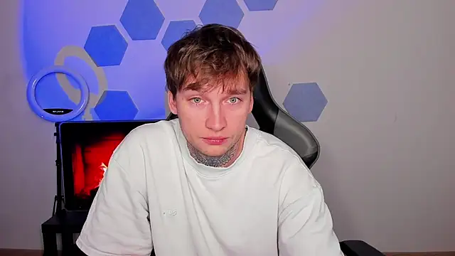 Snapshot of Chris_Tyson chatting on 10-25-25, 10:04 Chris Tyson online show from 10-25-25, 10:04