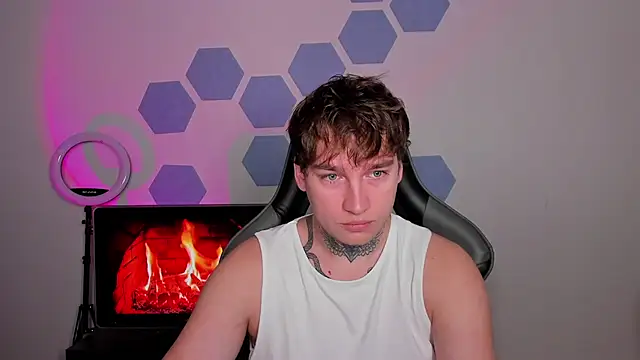 Snapshot of Chris_Tyson chatting on 11-06-25, 03:07 Chris Tyson online show from 11-06-25, 03:07