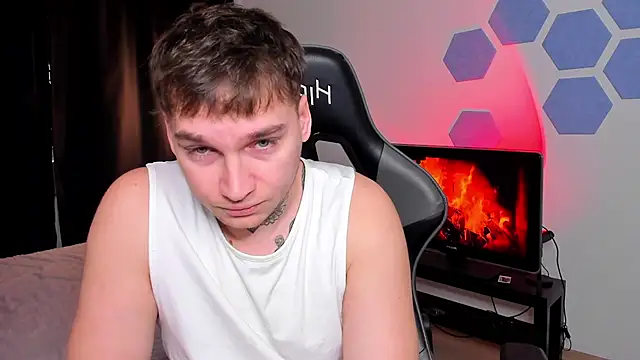 Snapshot of Chris_Tyson chatting on 12-04-25, 06:12 Chris Tyson online show from 12-04-25, 06:12