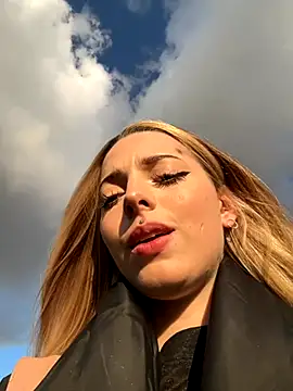 LoraaDoll online show from 10-18-25, 01:12