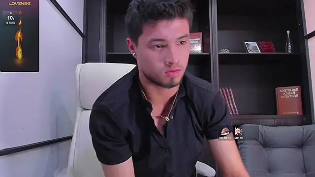 Snapshot of EdwardRoss_ chatting on 02-08-25, 01:43 EdwardRoss online show from 02-08-25, 01:43