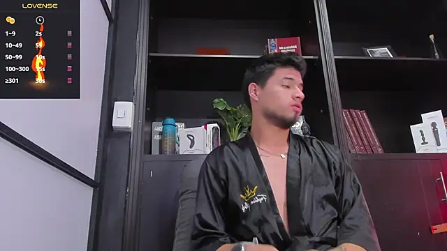 Snapshot of EdwardRoss_ chatting on 02-15-25, 01:31 EdwardRoss online show from 02-15-25, 01:31