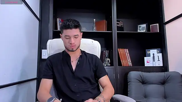 Snapshot of EdwardRoss_ chatting on 02-16-25, 07:27 EdwardRoss online show from 02-16-25, 07:27